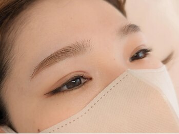 リル(LIL)の写真/【似合わせアイブロウワックス×眉毛カラー】でよりナチュラルでふわっとした眉毛へ！トレンド垢抜け顔に♪