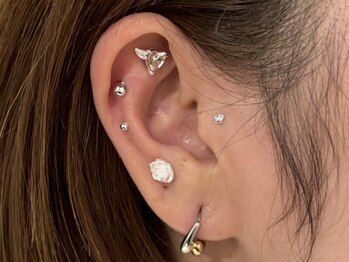 クラウン 心斎橋店(CROWN)/耳つぼジュエリー/耳つぼ