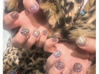 ノラ ミナミアオヤマ(NORA MINAMIAOYAMA)/キラキラフラッシュハートネイル