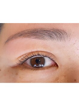 ナチュラル上品な目元にしたい