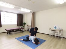 広くスペースを確保。体操や動きのワークも快適に行えます。