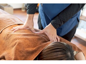 ウギィ(ugi-)/施術風景