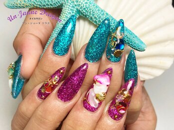 アン ジョーヌドラゴ/【ロング】キラキラアシメネイル