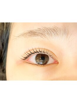 ナチュラル上品な目元にしたい