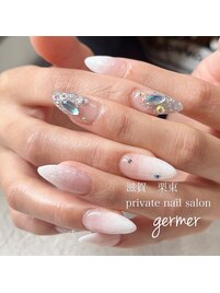 ホワイトとシルバーのグラデ！