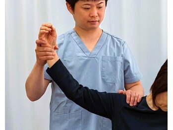 富山ふじい鍼灸整体院/体の動きをチェック