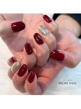 リッシュ トロワ(RICHE trois)/ボルドー×ゴールド