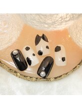 ベリー(berry)/定額B ¥6500 ハチワレ猫