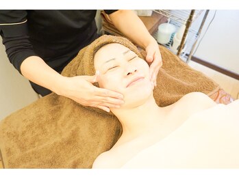 ステラフィールド(stella field)/ハンドマッサージ　むくみ改善へ