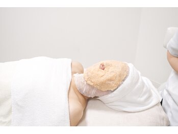 ポーラ AMI店(POLA)/１０分ほど、浸透させます