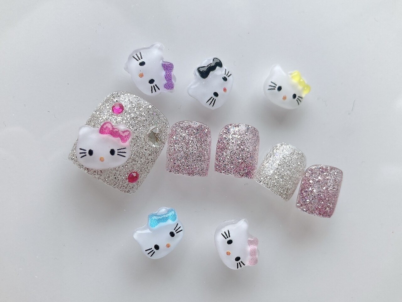 2025年秋トレンド】フットバスのネイルデザイン集｜人気順｜4