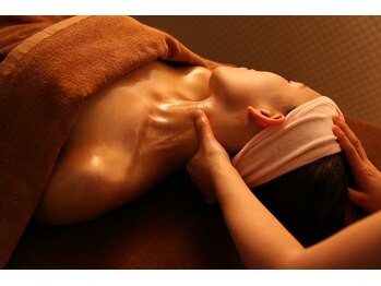 オレンジフラワープラス(orangeflower+)/オイルにはデコルテが付きます