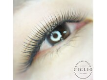 チリオ(CIGLIO)/きらきら美しい目元に