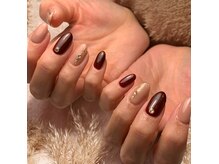 デザインネイルも定額デザインも5500円から。持ち込みも可能