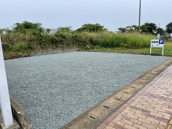 らくとこ整骨院/横の広場には３台停めれます！