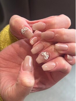 ネイルアバンス 鳳店(Nail AVANCE.)の写真/【オフィスネイル・スキンカラーネイル◎】パーソナルカラーで馴染みの良い綺麗な手元に★