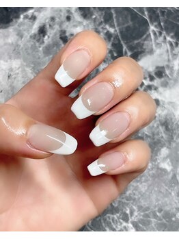 王道！白フレンチネイル