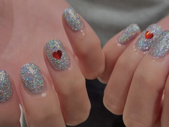 サイン(sin.)/キラキラハートネイル