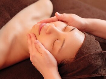 カプロ アイラッシュ(Capullo de Eyelash)の写真/夏のお肌は“落とす美容”が最強◎一度のサロンケアで結果が出る！プロの手でお肌のリセットを！