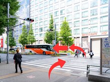 ザブロウ 新宿西口店(THE BROW)/横断歩道を渡り左折しUFJを右折