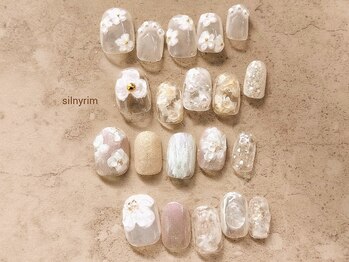 シルニー リム(Silny rim)/アシンメトリーニュアンスネイル