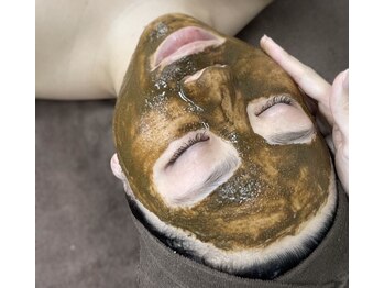 サロンローズ(Salon Rose)の写真/シミケアに特化した剥離なしハーブピーリング★お悩み別美容液導入付のオーダーメイドハーブピーリングです