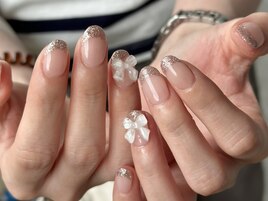 ラメフレンチにリボンパーツ♪