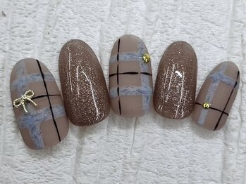 ハニービービー(Honey Bee Bee)/秋チェックネイル