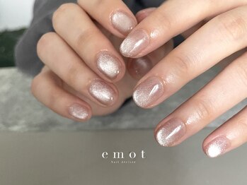 エモット(emot)/マグネットネイル
