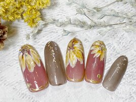 個性派フラワーネイル