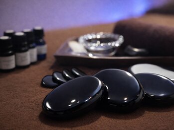 ヘッドミントアロマ 栄東新町本店の写真/肩こり/冷え/全身の疲れに"眠れる"至福の極上リラックスケア♪【ホットストーン+アロマリンパマッサージ】