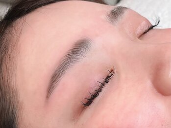サロン ド シル(salon de cils)の写真/まつ毛パーマとのセットメニュー有◎毛流れの美しい好印象な眉毛にチェンジ♪目元のトータルケアはお任せ！