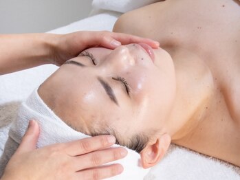 ロハス(LOHAS)の写真/[結果に満足できなかった方必見]小顔矯正コルギ30分4980円～！老廃物を残さない丁寧な施術◎