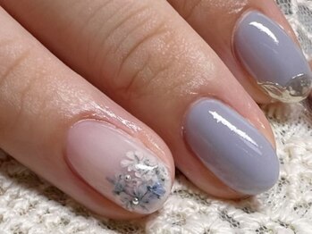 キアナ(Kiana)/押し花紫陽花ネイル