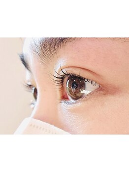 ナチュラル上品な目元にしたい