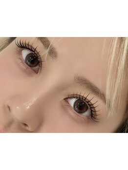 ネイル・アイメニューの同時施術が可能