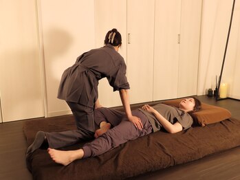 アボラ(AVORA)の写真/本場のタイ古式ストレッチで心身解放♪その日の状態に合わせて丁寧に、極上のリラックス体験を☆