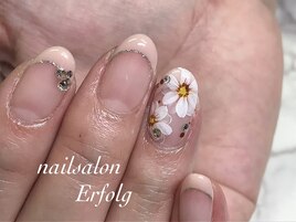 春のフラワーフレンチネイル