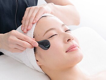 エヴァーグレース 北千住店/目元ケア>目元のかっさ