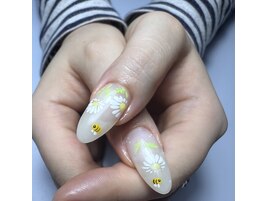 蜂とマーガレット