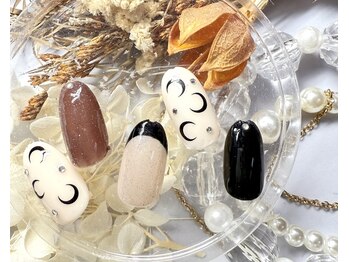 ジュアール(JuAR)/三日月ネイル