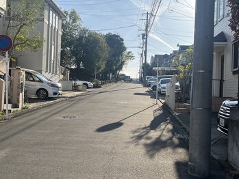 サロン ド ラジュニール(Salon de Rajeunir)/直進します