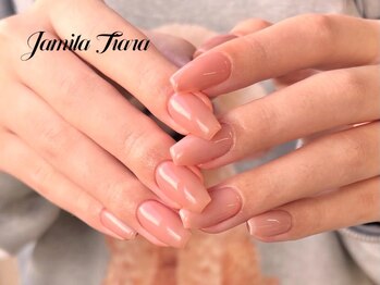 ジャミーラ ティアラ(Jamila Tiara)の写真/【パラジェル使用/シンプルネイル】爪に優しい施術◎好みや肌色に合うワンカラーを100色以上からご提案☆