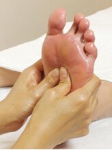 人気の理由【その1】本場中国の手技で足つぼを的確に刺激★