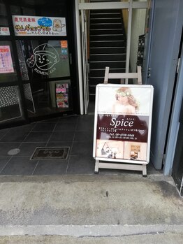 スパイス 心斎橋店(Spice)/ビル1階のこの看板が目印です★