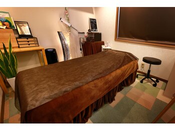 たかはし治療院/美容鍼専用ベッド