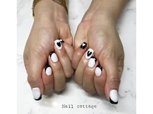 ネイルコテージ(Nail cottage)/Black and white