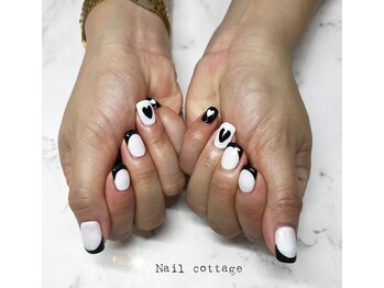 ネイルコテージ(Nail cottage)/Black and white