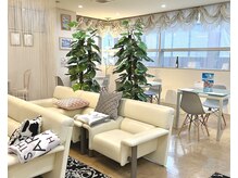 エステティックレイビス 弘前店(RAYVIS)の雰囲気（広々としたフロントでお出迎え♪2階建てで部屋数が豊富です。）