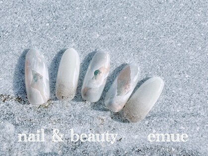 エミュー(emue)の写真